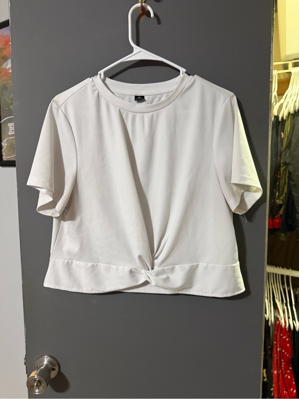 SHEIN White Short Sleeve Knot-Hem Tee